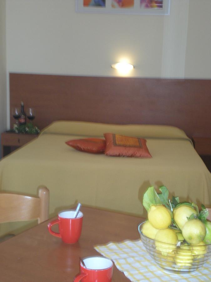 גיארדיני נאקסוס Villaggio Artemide חדר תמונה
